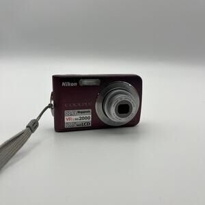 Nikon coolpix s210 digital camera